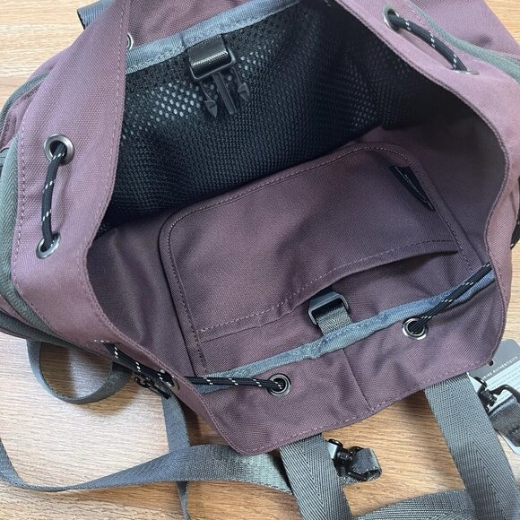 Doughnut Pyramid Backpack in Plum 15 L Backpack/Crossbody/Hanging Toiletry NEW - Picture 10 of 11